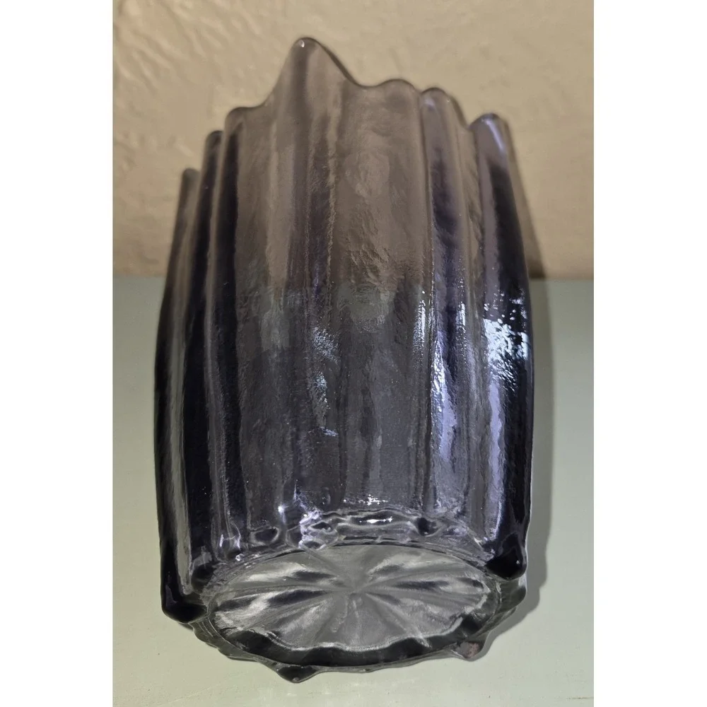 Vintage Vase Hard‎ To Find Rare 5 Petal Textured Thick Heavy Purple Viking Glass